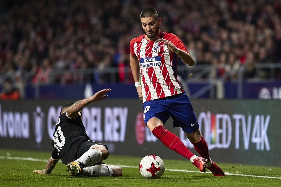 热议汪士钦红牌：对方踢人很隐蔽；染红动作太业余，狂性大发