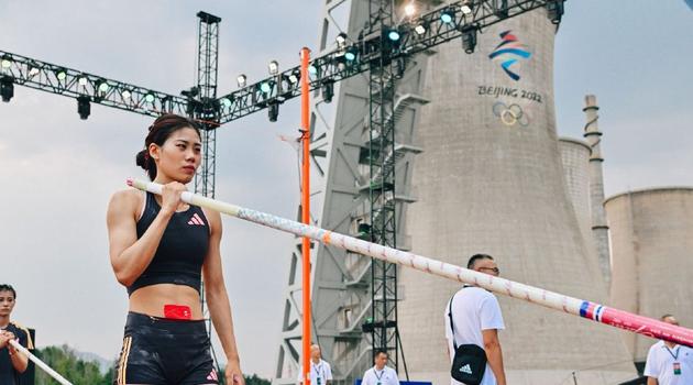 太疯狂！54岁名帅率头号装死队杀到英超第3 从0-2到4-3+近9轮8胜